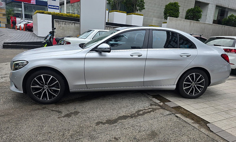 *Mercedez Benz C-200...