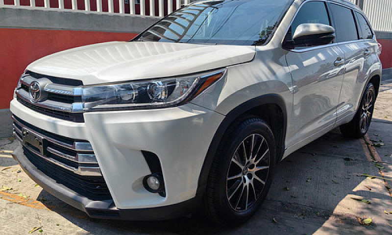 Toyota Highlander 3....