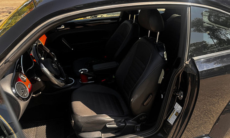 Volkswagen Beetle 2....