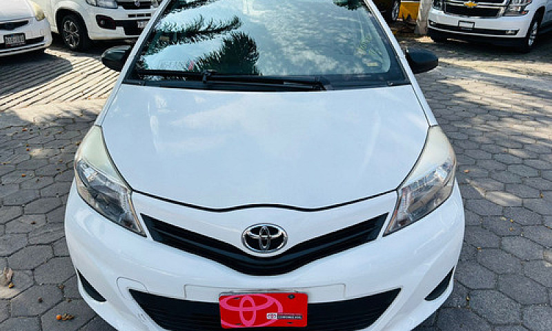 Toyota Yaris 2014...