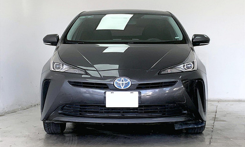 Toyota Prius 2021...