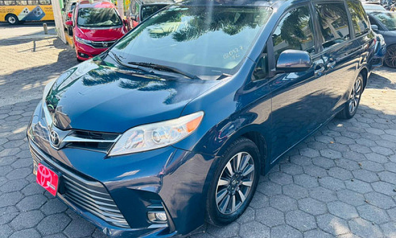 Toyota Sienna 2019...