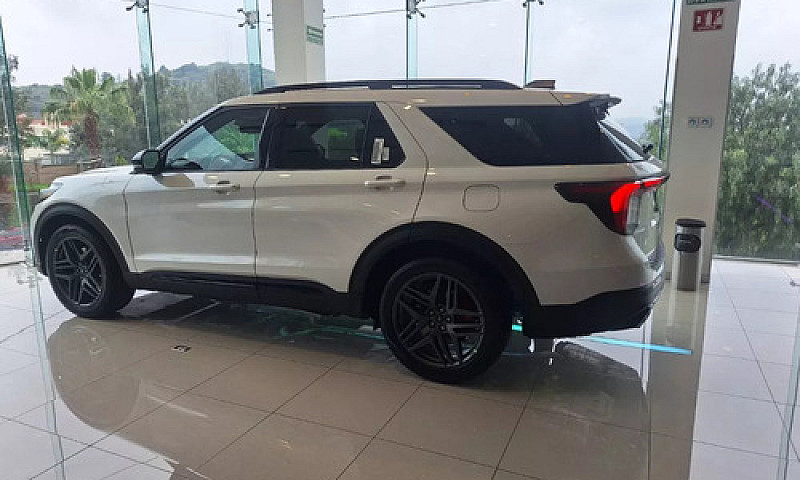 Ford Explorer 3.0 V6...