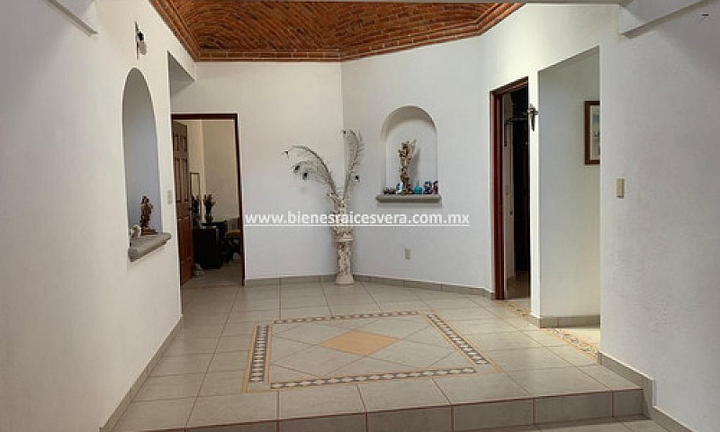 Casa Amueblada En Ve...