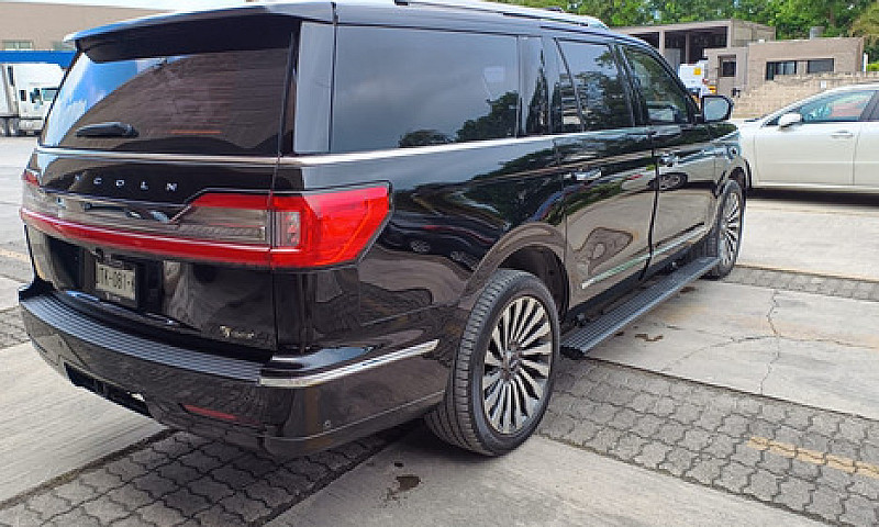 Lincoln Navigator 3....