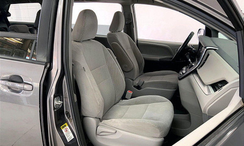 Toyota Sienna 2017...