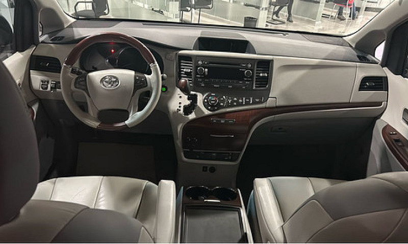 Toyota Sienna 2014...