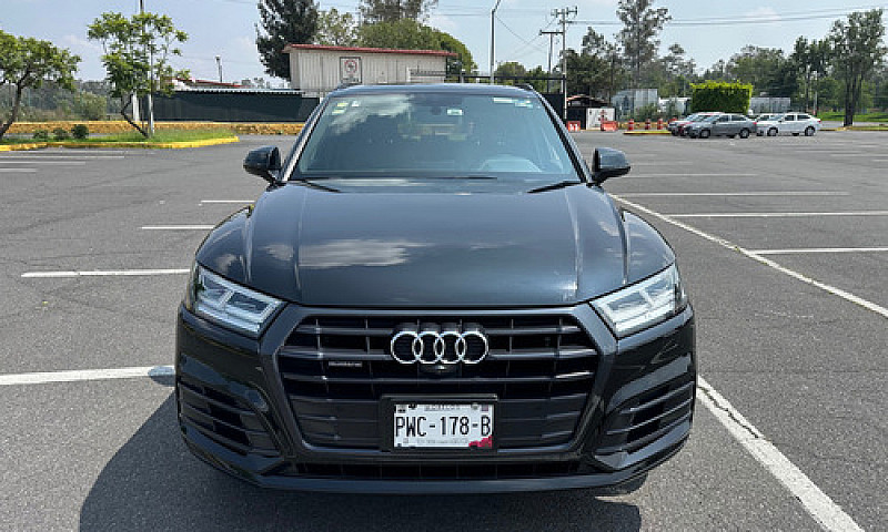 Audi Q5 2.0 L T S Li...