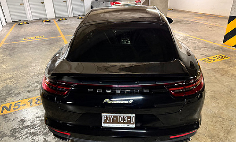 Porsche Panamera 4 E...