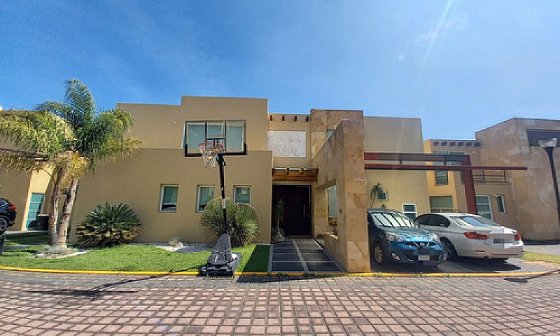 Casa En Venta En Bel...