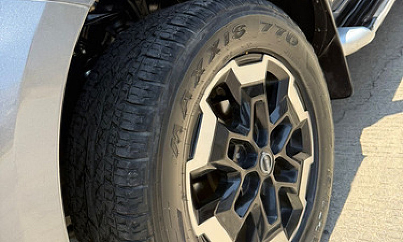 Nissan Frontier 2.5 ...