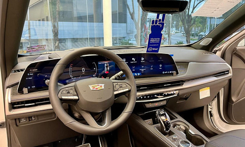 Cadillac Xt 4 2025...