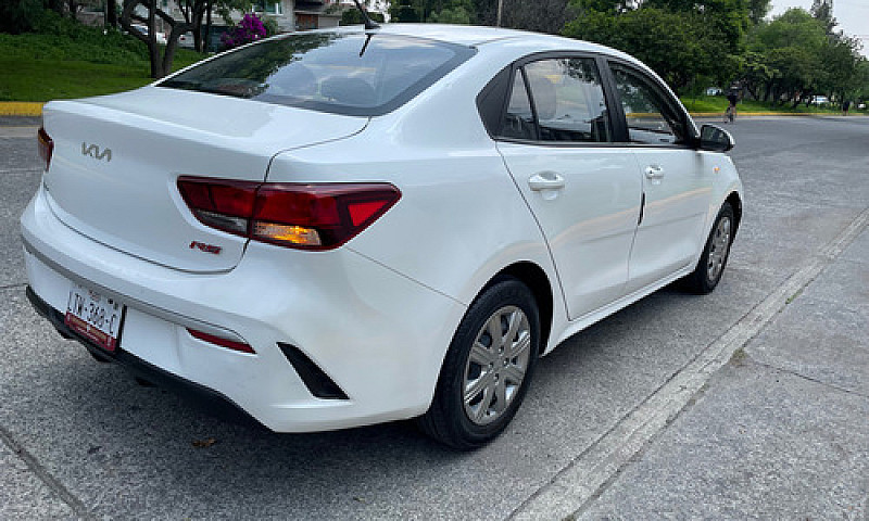 Kia Rio 1.6 Ex Sedan...