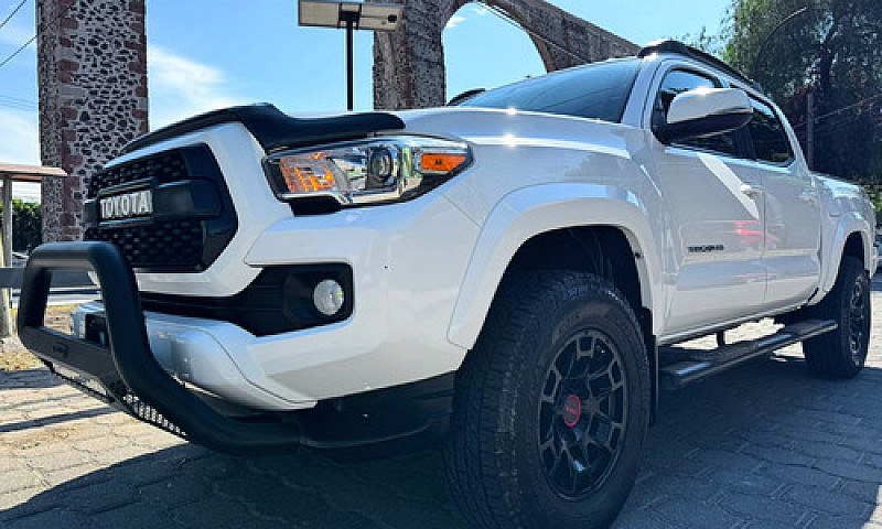 Toyota Tacoma Blanca...