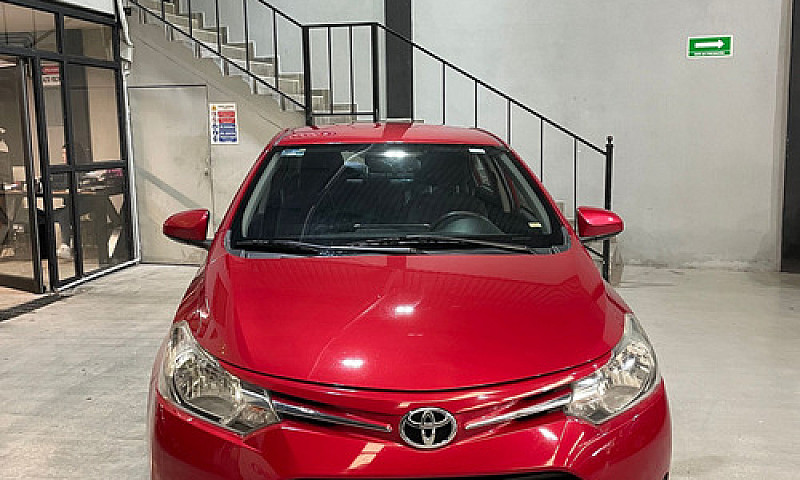 Toyota Yaris 2017...