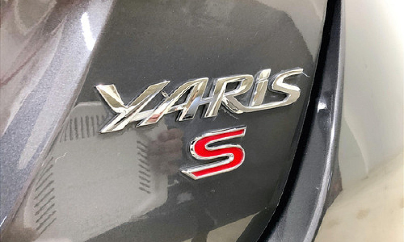 Toyota Yaris 2020...