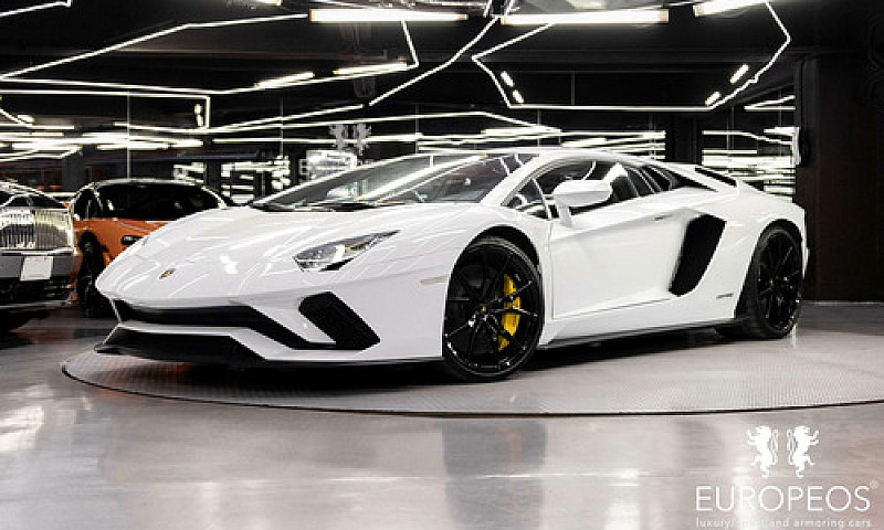 Lamborghini Aventado...