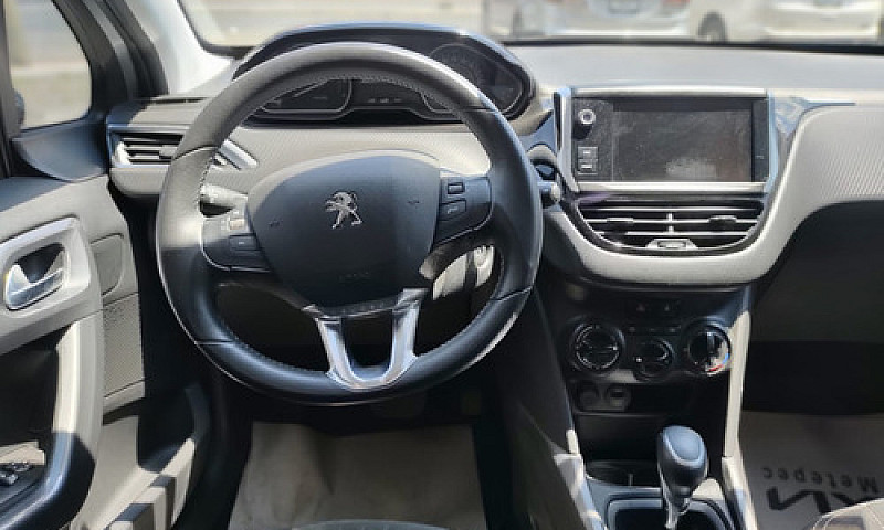 Peugeot 2008 2020...