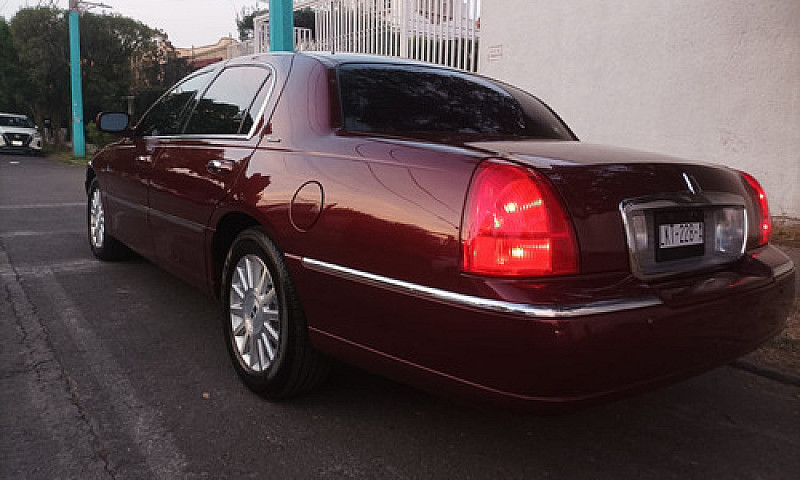 Lincoln Town Car 4.6...