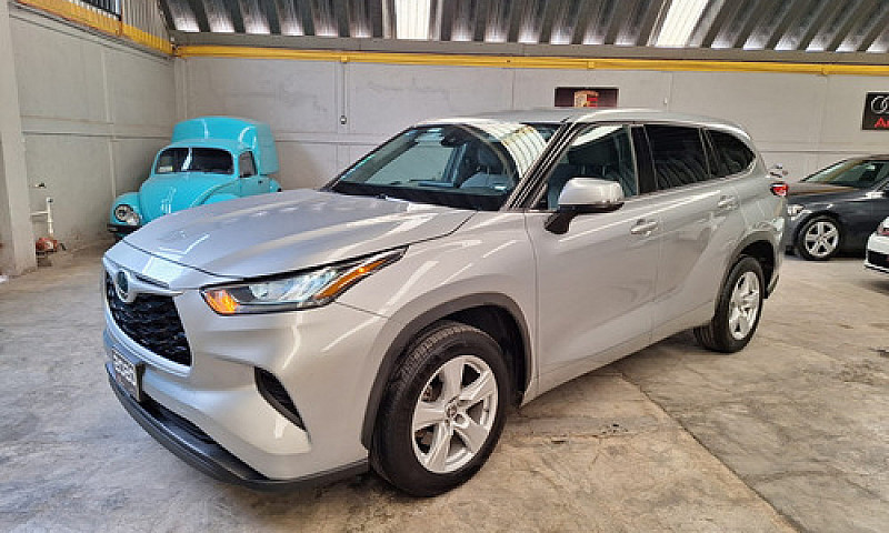Toyota Highlander 3....