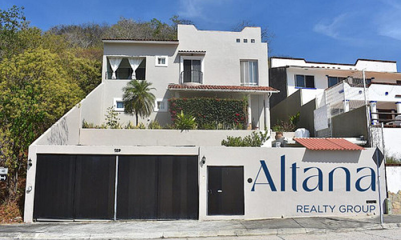 Casa En Venta En Zon...