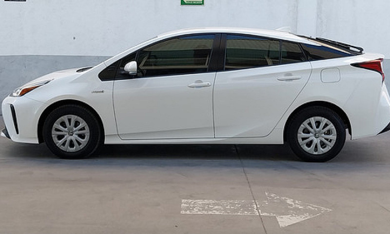 Toyota Prius 2019...
