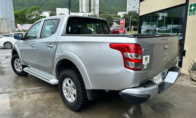 Mitsubishi L200 2017...