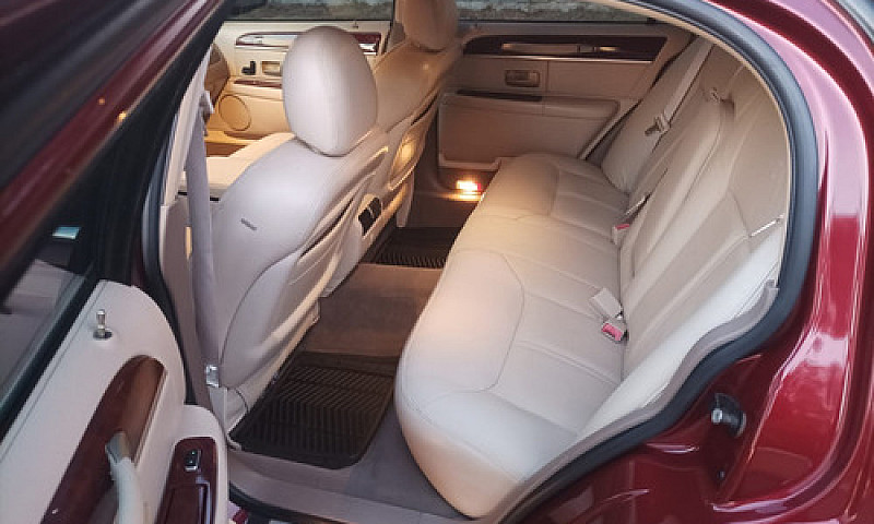 Lincoln Town Car 4.6...