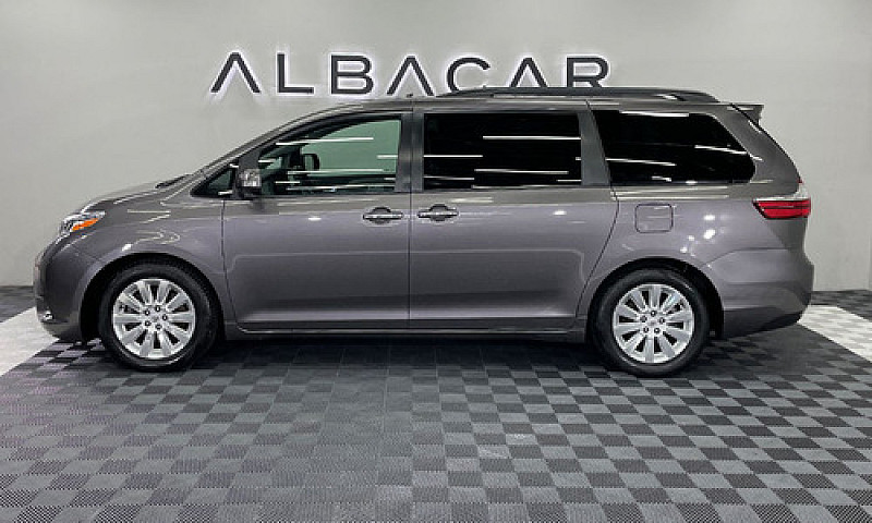 Toyota Sienna 2015 3...