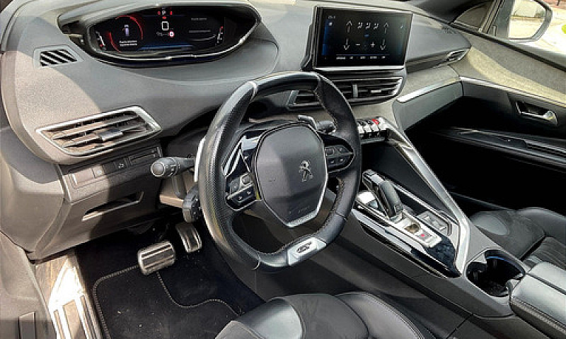 Peugeot 5008 2023...