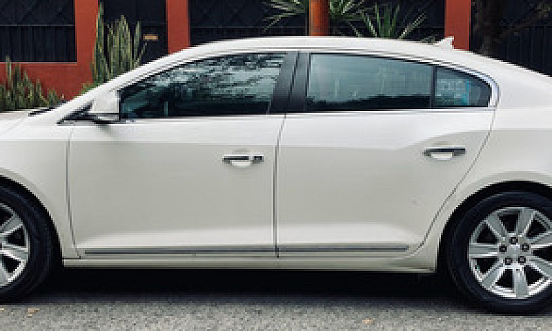Buick Lacrosse C At...