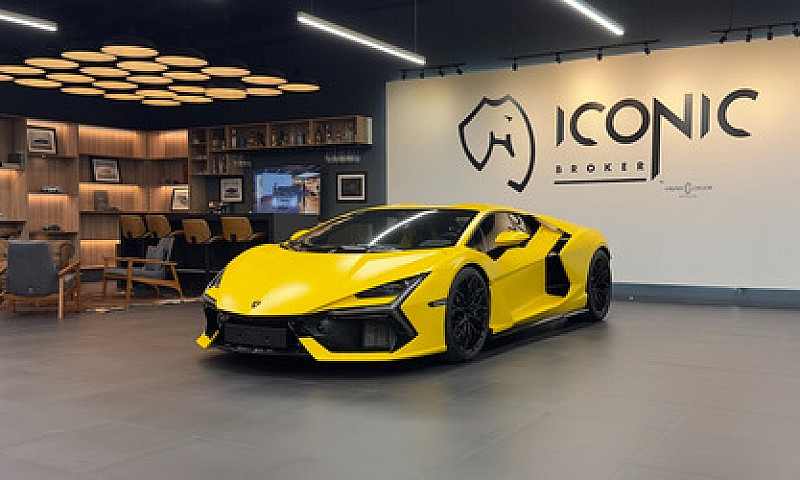 Lamborghini Revuelto...