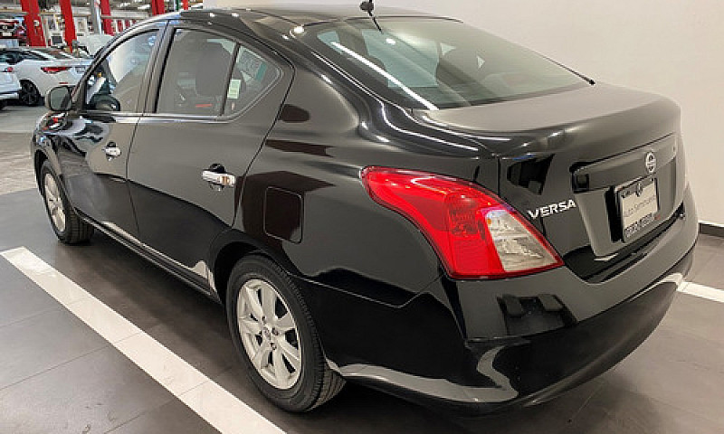 Nissan Versa 2012...