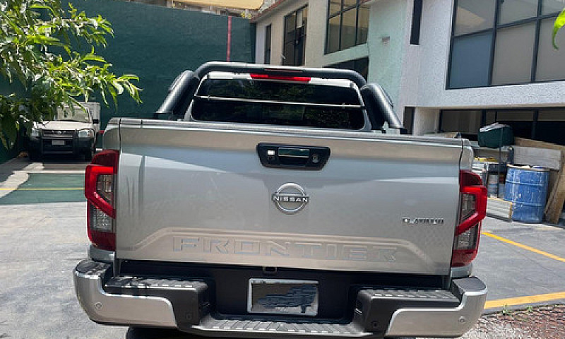Nissan Frontier 2.5 ...