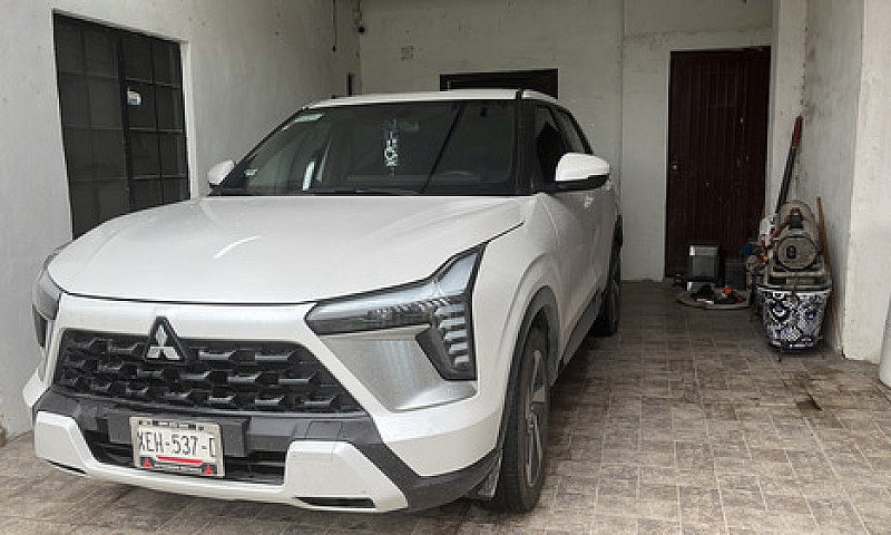 Mitsubishi Outlander...