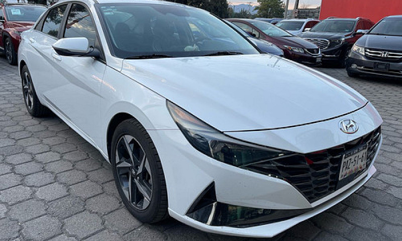 Hyundai Elantra 2022...