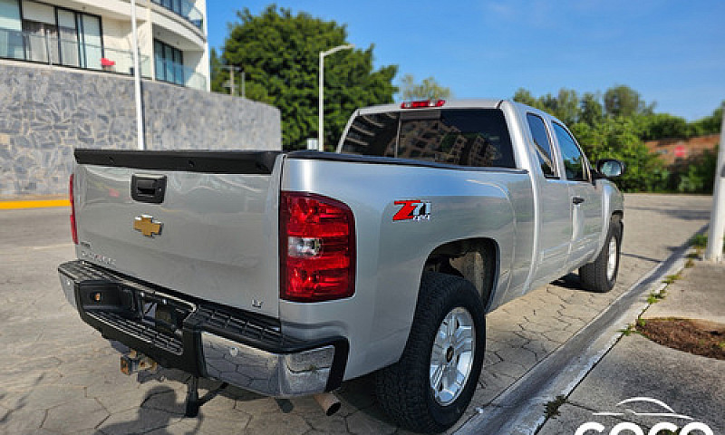 Chevrolet Cheyenne C...