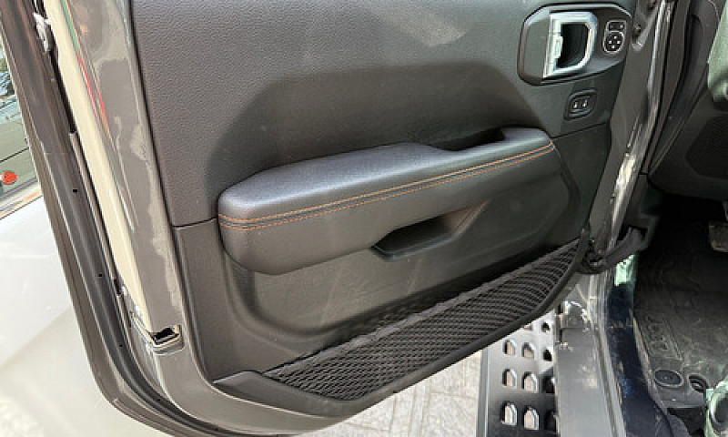 Jeep Gladiator Mojav...
