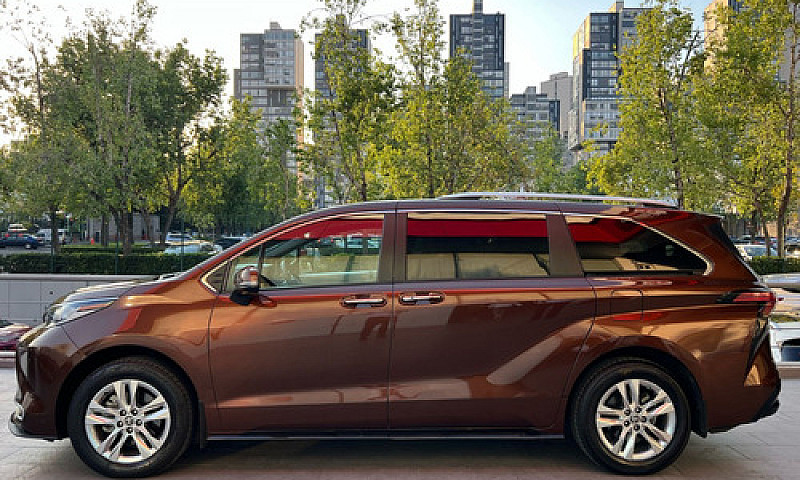 Toyota  Sienna  2022...
