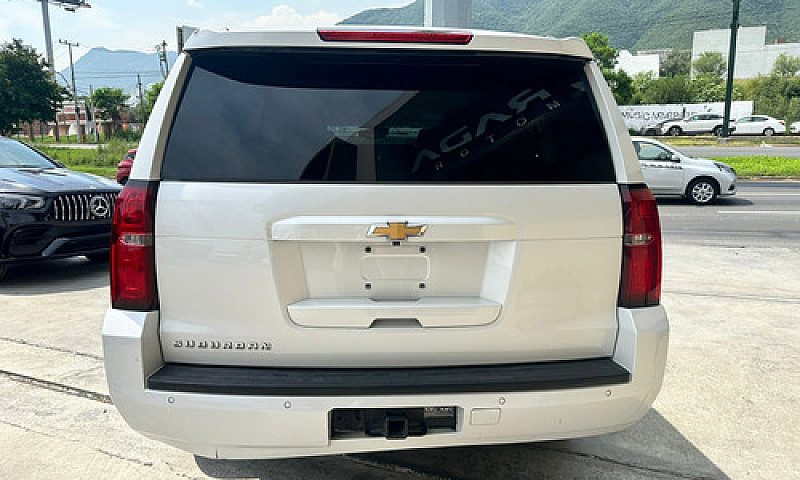 Chevrolet Suburban 2...