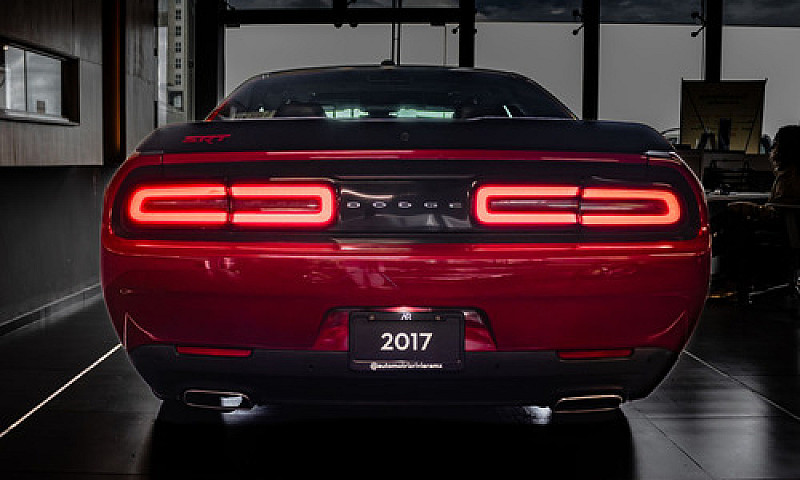 Dodge Challenger 201...