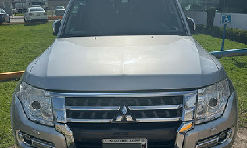 Mitsubishi Montero 3...