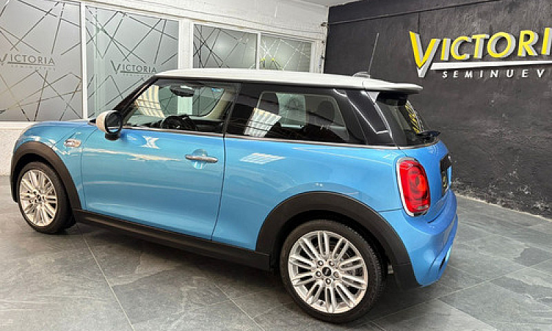 Mini Cooper...