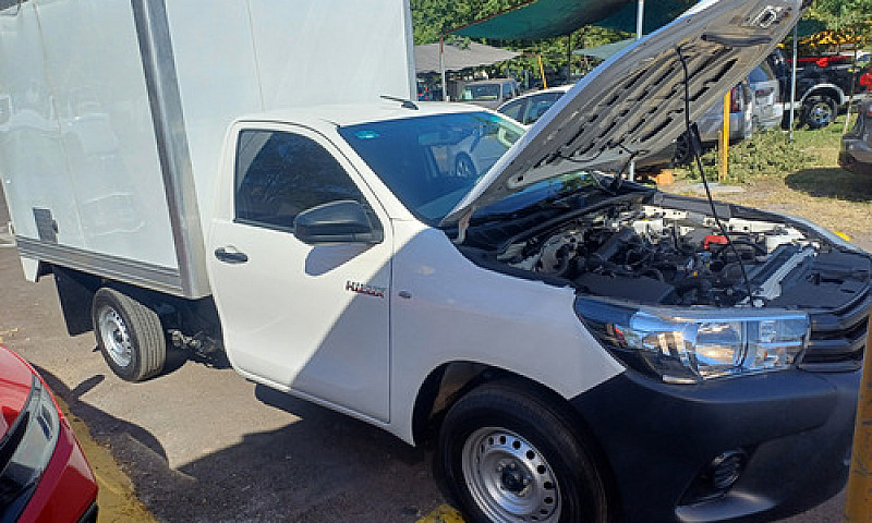 Toyota Hilux 2.7 Cab...