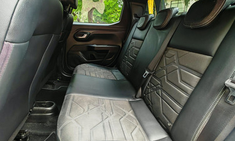 Ram 700 Laramie 1.3 ...