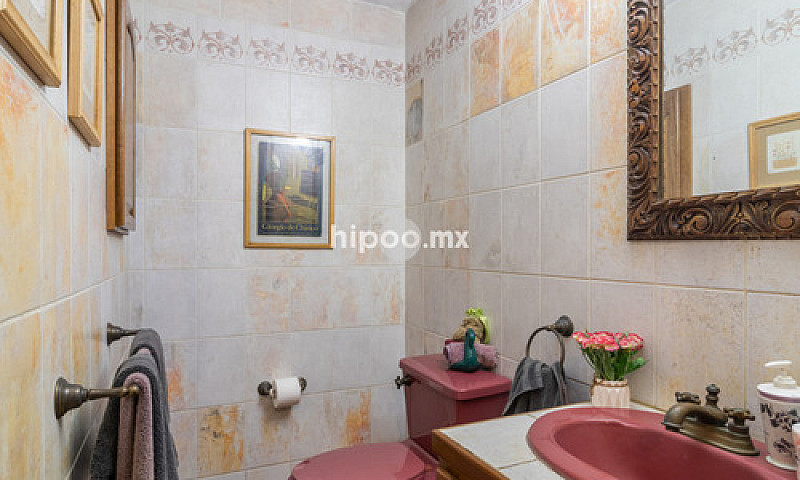 Casa Con Jardin Y Al...