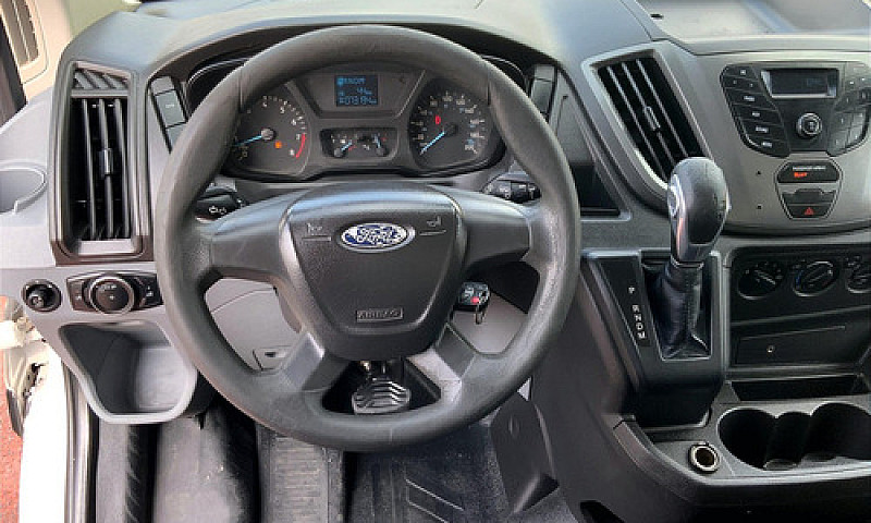 Ford Transit 2017...