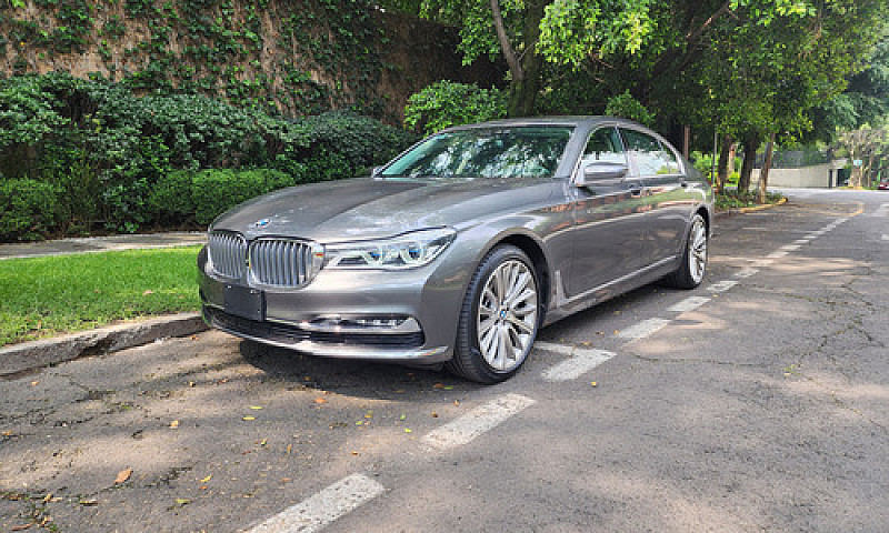 Bmw Serie 7 4.4 750L...