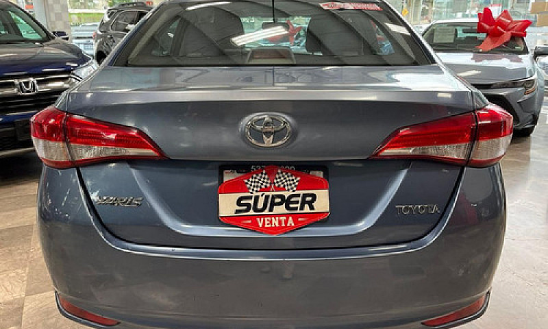 Toyota Yaris 2018 1....