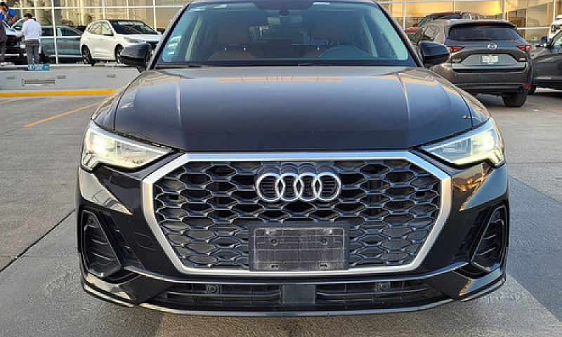 Audi Q3 2021...